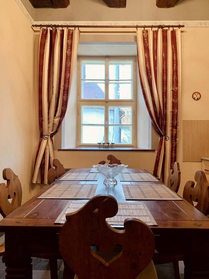 Zamek Mokrosuky Buitenkant foto